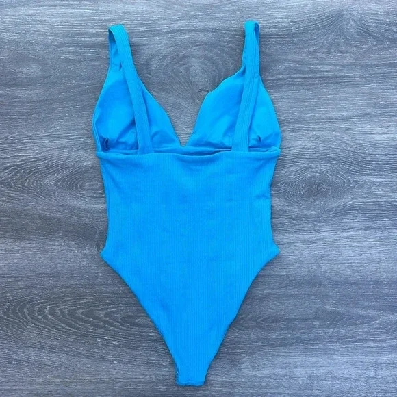 L*space Katniss One Piece, island - Picture 8 of 11